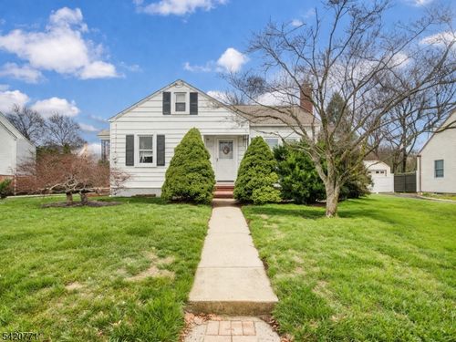 339 N 8th Ave, Manville, NJ, 08835-1234 | Card Image