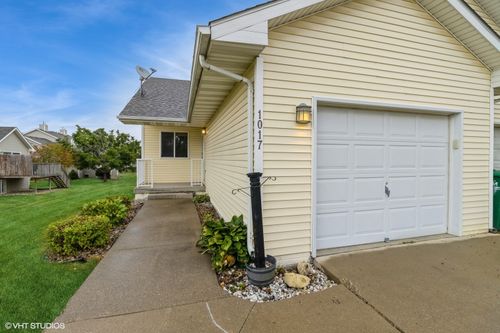 1017 10th Ave Nw, Altoona, IA, 50009-9537 | Card Image
