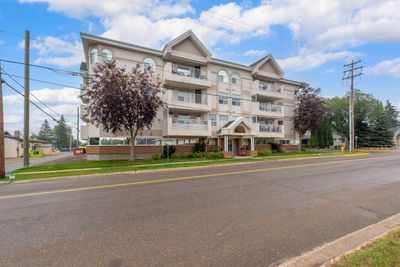 202 - 5120 48 St, Condo with 2 bedrooms, 2 bathrooms and 1 parking in Lloydminster AB | Image 3