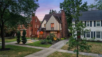 18716 Scottsdale Boulevard, House other with 3 bedrooms, 1 bathrooms and null parking in Shaker Heights OH | Image 2