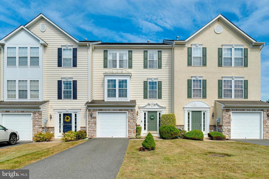 Savanna Dr, Pottstown, PA 19465