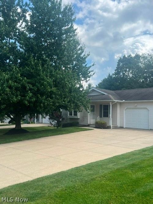 120 Thorn Way, Doylestown, OH, 44230-1706 | Card Image