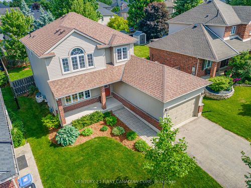 32 Stonefield Lane, Ilderton, ON, N0M2A0 | Card Image