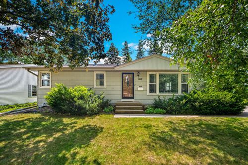 8117 33rd Pl N, Crystal, MN, 55427-1920 | Card Image