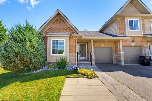 934 Zeller Cres, Kitchener, ON, N2A0C7 | Card Image