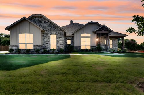 723 Crystal Lake Ln, Red Oak, TX, 75154-2929 | Card Image