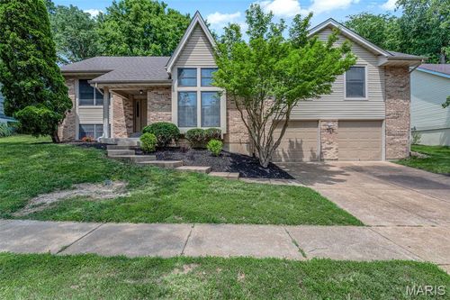 14361 White Birch Valley Ln, Chesterfield, MO, 63017-2413 | Card Image
