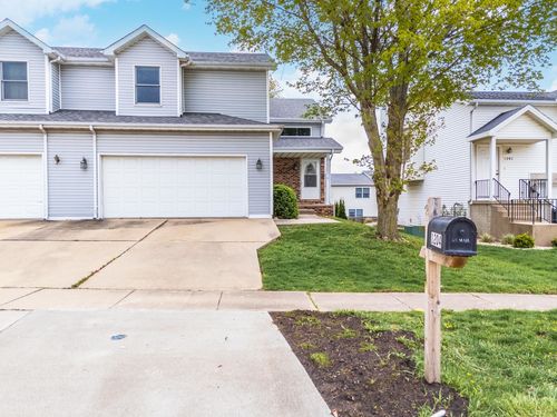 1204 Henry St, Normal, IL, 61761-5411 | Card Image