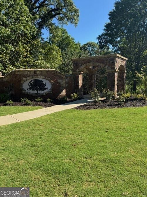 1747 Oak Tree Holw, Gainesville, GA, 30501-1816 | Card Image