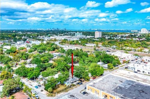 321 Ne 75th St, Miami, FL, 33138-4926 | Card Image
