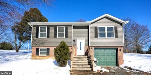 877 Richmond Rd, WINDSOR, PA, 17366-8496 | Card Image