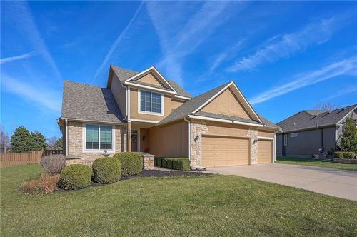 16155 S Harbinger St, Olathe, KS, 66062-9315 | Card Image