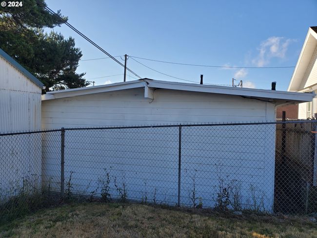 160 Spring St, House other with 3 bedrooms, 3 bathrooms and null parking in Gardiner OR | Image 27