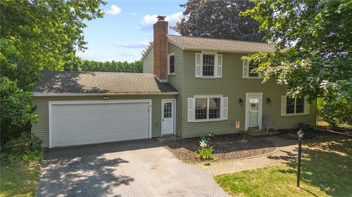 15 Whitney Farms Cir, Fairport, NY, 14450-1125 | Card Image