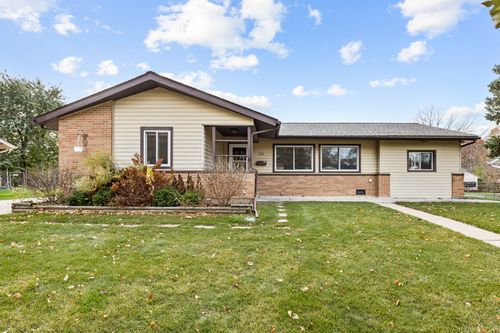 940 Victoria Ln, Elk Grove Village, IL, 60007-4540 | Card Image