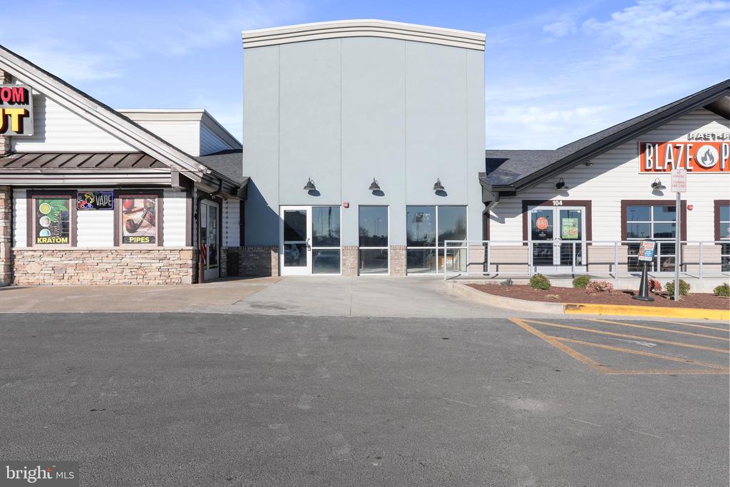 925 Foxcroft Ave, Martinsburg, WV 25401