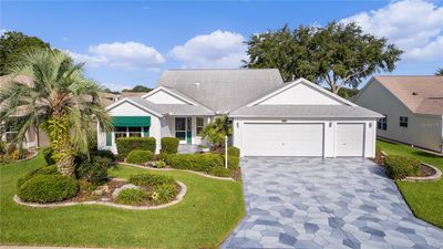 1933 Cordero Court, House other with 3 bedrooms, 2 bathrooms and null parking in THE VILLAGES FL | Image 2