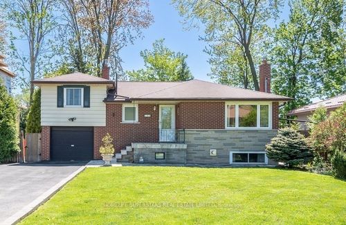 109 Foxbar Rd, Burlington, ON, L7L2Z7 | Card Image