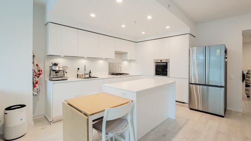 711-3833 Evergreen Pl, Burnaby, BC, V3J0M2 | Card Image