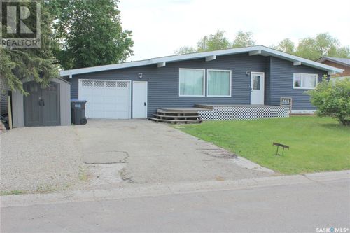 303 River Heights Dr, Langenburg, SK, S0A2A0 | Card Image