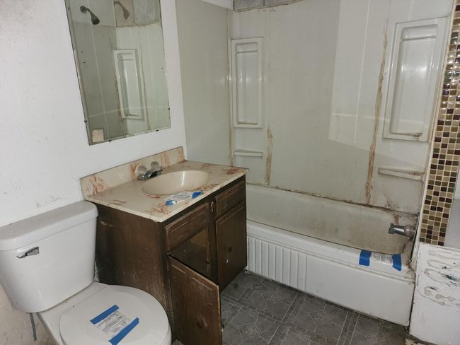 1609 2 Nd St W, House other with 5 bedrooms, 2 bathrooms and null parking in Eveleth MN | Image 10