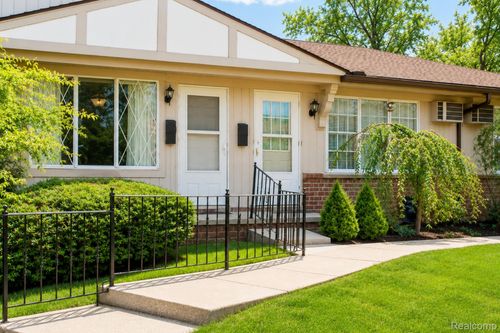 13372 S Horrell Rd. Heritage, South Lyon, MI, 48178 | Card Image