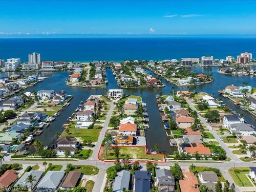 10337 Vanderbilt Dr, NAPLES, FL, 34108-2131 | Card Image