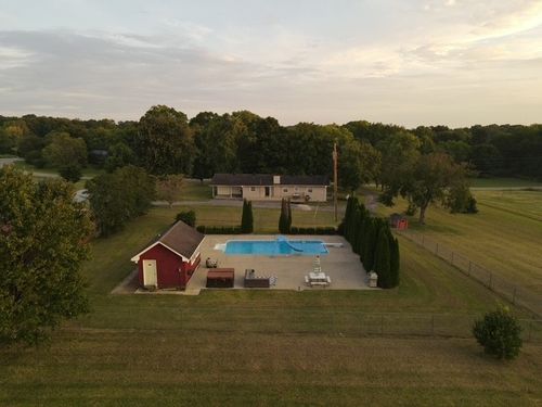 390 Rankin Rd, Castalian Springs, TN, 37031-5569 | Card Image