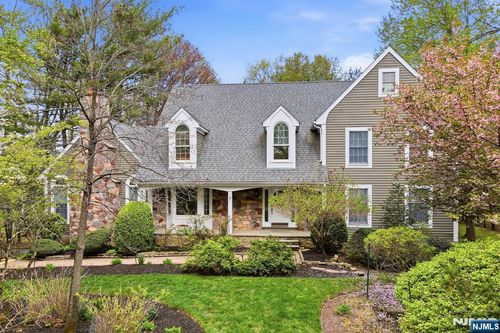 7 Trotters Lane, Mahwah, NJ, 07430 | Card Image