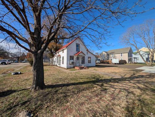 403 Elm St, Wamego, KS, 66547-1619 | Card Image