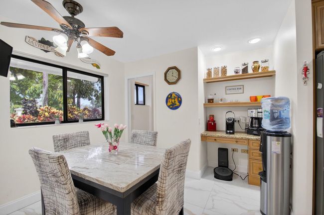 6858 Fountains Cir, Condo with 3 bedrooms, 3 bathrooms and null parking in Lake Worth FL | Image 12