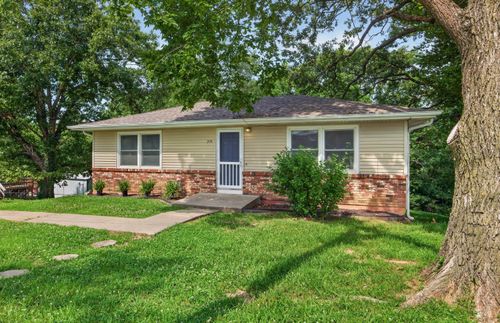 204 N Ohio St, El Dorado Springs, MO, 64744-2719 | Card Image