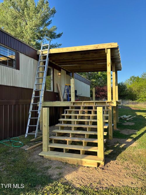 140 Midway Cir, Midway, TN, 37809-3701 | Card Image