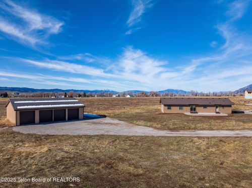 184 Buttercup Ln, Bedford, WY, 83112-5001 | Card Image