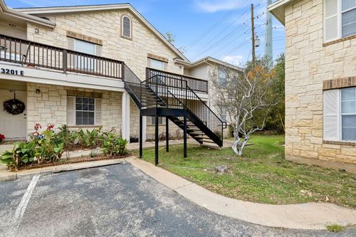 422-3201E El Salido Pkwy, Cedar Park, TX, 78613-5585 | Card Image
