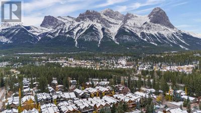 2 - 802 5 St, Townhouse with 3 bedrooms, 4 bathrooms and 2 parking in Canmore AB | Image 3