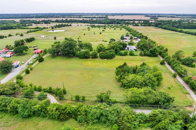 Overview of rural landscape with agricultural land | Image 13
