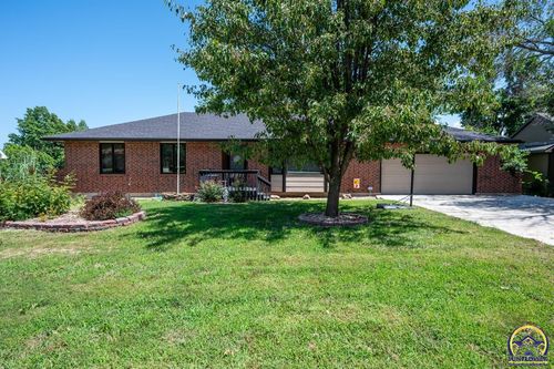 2206 Se Stinson Dr, Tecumseh, KS, 66542-9418 | Card Image