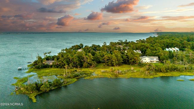5 West Ct, House other with 6 bedrooms, 5 bathrooms and 1 parking in Pine Knoll Shores NC | Image 65