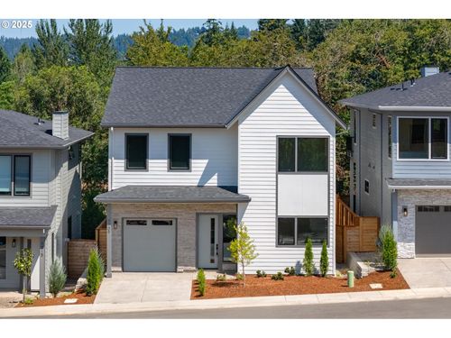 7733 Sw 42nd Ave, Portland, OR, 97219-3674 | Card Image