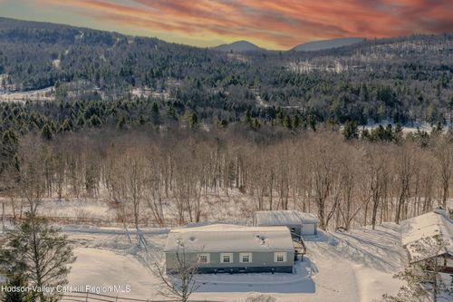 40 Van Dr, Tannersville, NY, 12485-7741 | Card Image