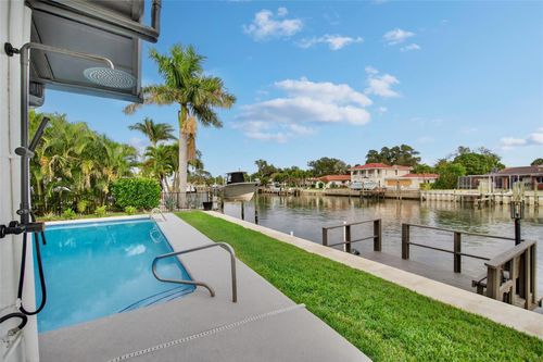 2000 Kansas Ave Ne, SAINT PETERSBURG, FL, 33703-3432 | Card Image