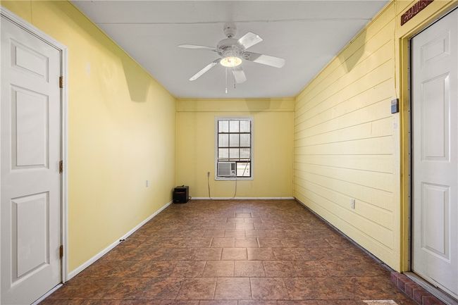 703 W Josephine Ave, House other with 3 bedrooms, 2 bathrooms and null parking in Orange Grove TX | Image 21