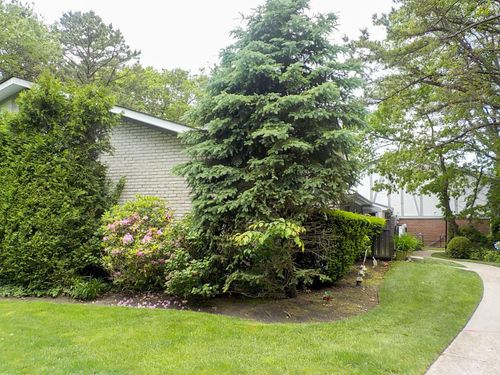 parking-plaza-11-261 Birchwood Road, Brookhaven, NY, 11763 | Card Image