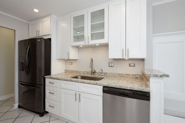 APT-1704 - 7033 N Kedzie Ave, Condo with 2 bedrooms, 2 bathrooms and 2 parking in Chicago IL | Image 8
