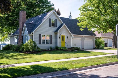 604 Lake Shore Drive, Beaver Dam, WI, 53916 | Card Image