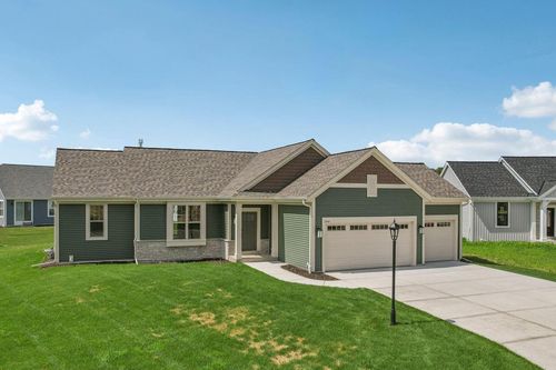 2707 Mapleton Avenue, East Troy, WI, 53120 | Card Image