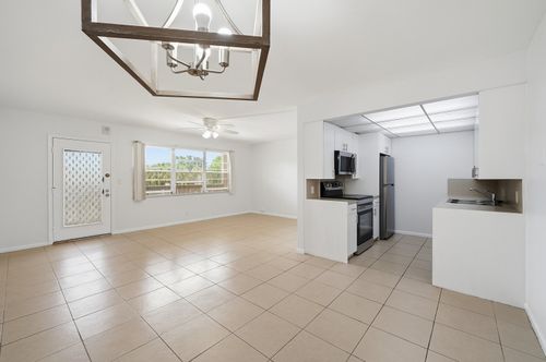 j3-2401 Antigua Cir, Coconut Creek, FL, 33066-1026 | Card Image