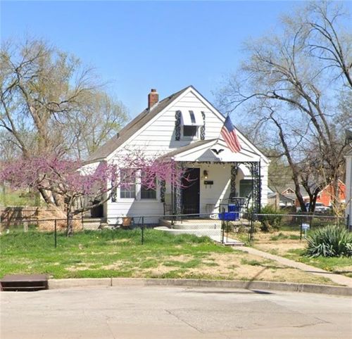 1613 Cambridge Avenue, Kansas City, MO, 64126 | Card Image