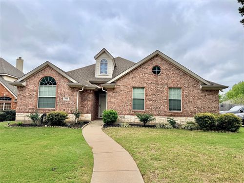 900 Ascension Dr, Hurst, TX, 76053-7112 | Card Image